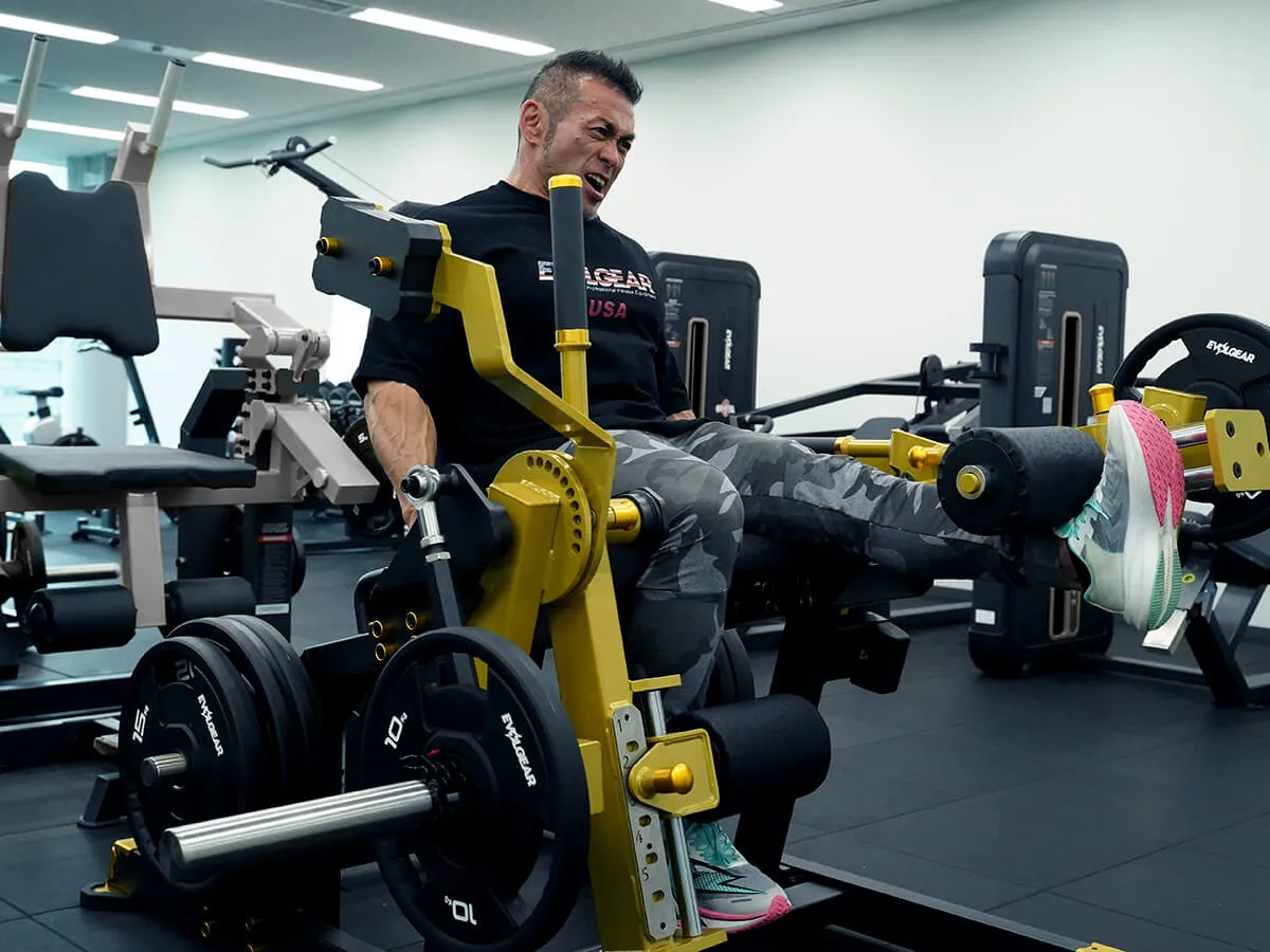 ISO-LATERAL LEG EXTENSION