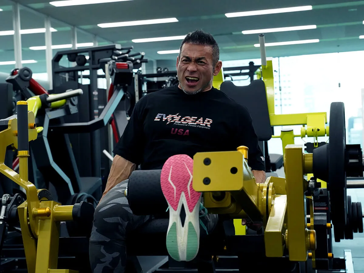 ISO-LATERAL LEG EXTENSION