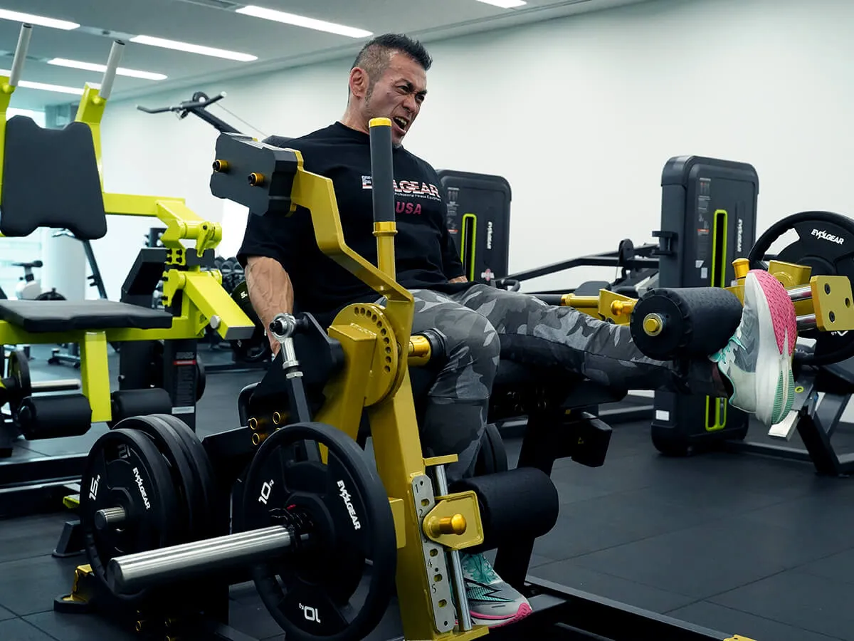 ISO-LATERAL LEG EXTENSION