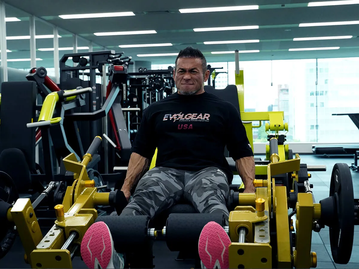 ISO-LATERAL LEG EXTENSION